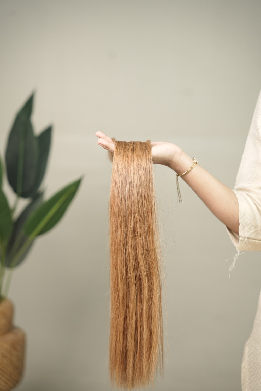 D'HAIR Beige Blonde straight human hair weft, 20 inches